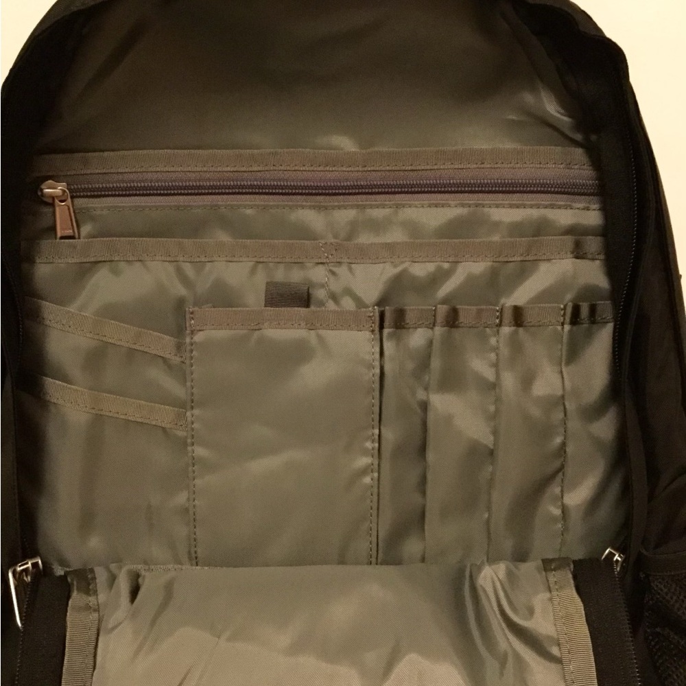 NWT The North Face Men’s Borealis Backpack - Picture 5 of 6